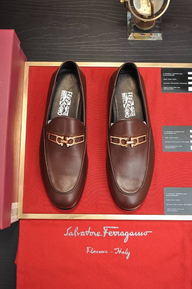 出厂价 Ferragamo 菲拉格幕 专柜最新款 原版进口开边上乘牛皮手工编织成+进口牛里+原版奢华金属扣+原版组合大底 对比无压力 38--45 45定做